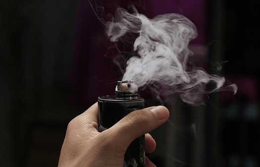 black electronic cigarete